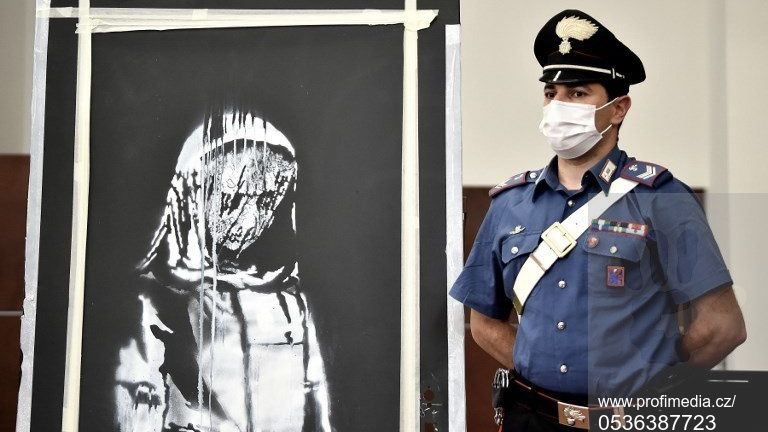 Policisté zatkli 6 zlodějů Banksyho díla věnovaného obětem terorismu